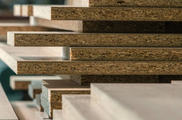 Choosing the Right Blade for Cutting Medium-Density Fiberboard 