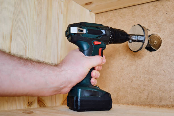 Drilling into wall with dill bit